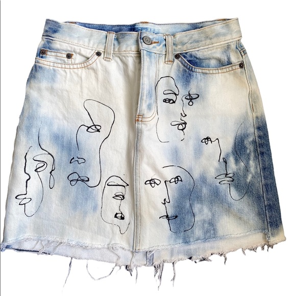 Acid wash denim skirt size 2 with hand painted face print - Picture 1 of 2